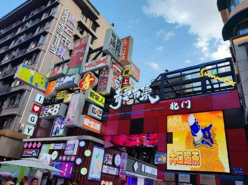 Guiyang: Jiaxiu Pavilion, Qingyun Market & Baijiu Tour - Transportation, Timing, and Group Dynamics