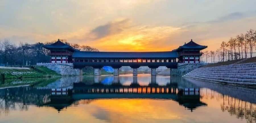Gyeongju: UNESCO & Heritage Private Custom Tour - Royal Tombs and Historic Streets