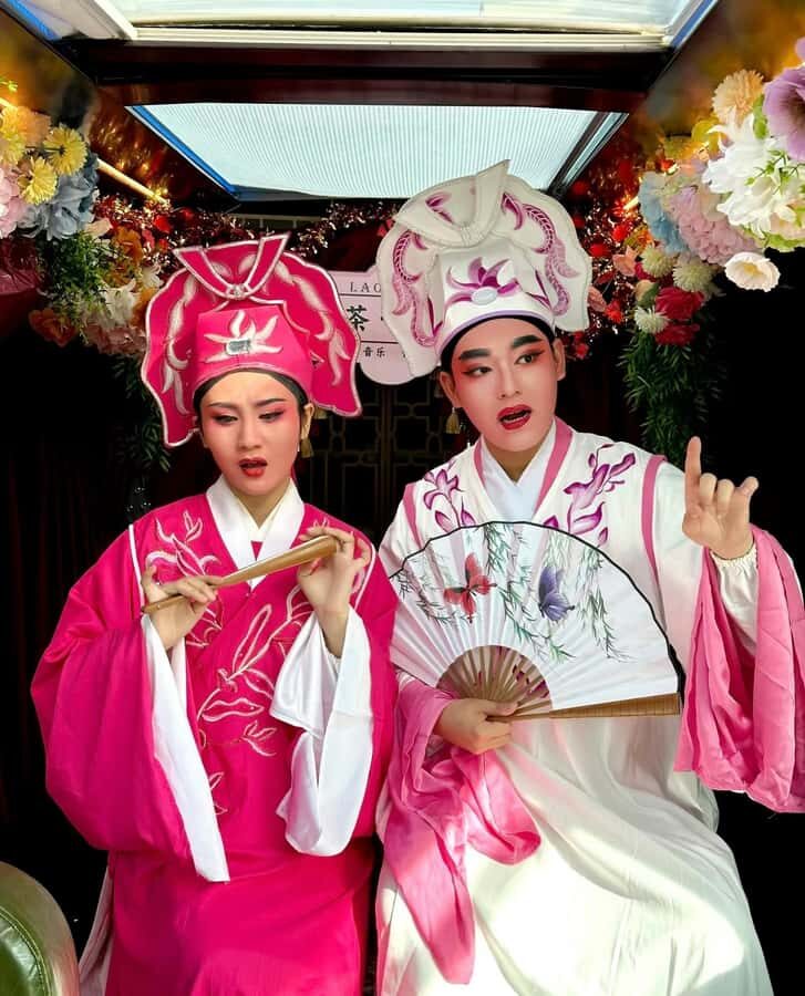 Haikou: 3H Dad Tea Themed Bus & Qilou Old Street Guided Walk - Exploring the Details