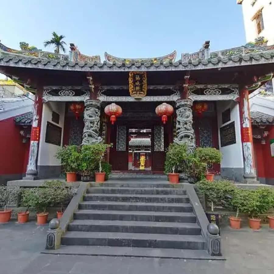 Haikou: Five Lords Temple and Qiongtai Academy Tour - Practical Details and Value