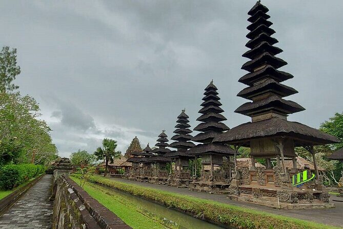 Half-Day Private Tour to Tanah Lot and Bali Royal Temple - Authentic Insights from Reviewers
