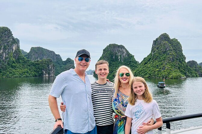 Halong Bay VIP Cruise: Swim, Kayak, Caves, Buffet Lunch and Party - What Makes This Tour Stand Out