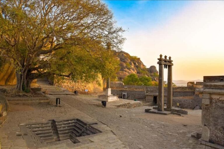 Hampi: Chitradurga Heritage Trails Guided Day Trip by Car - Lunch and Cultural Flavors