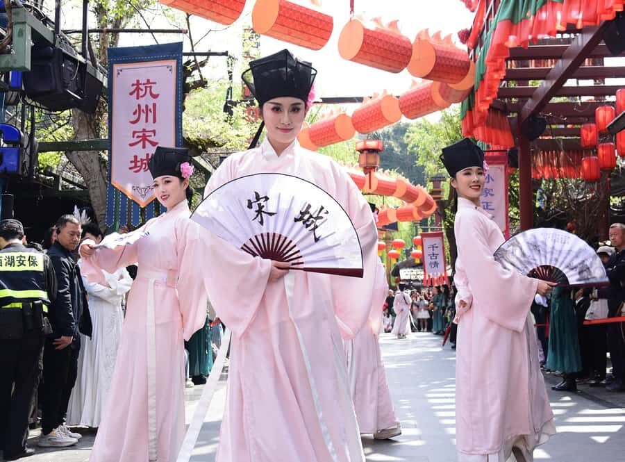 Hangzhou Songcheng: Eternal Romance of the Song Dynasty Show - Who Should Consider This Tour?