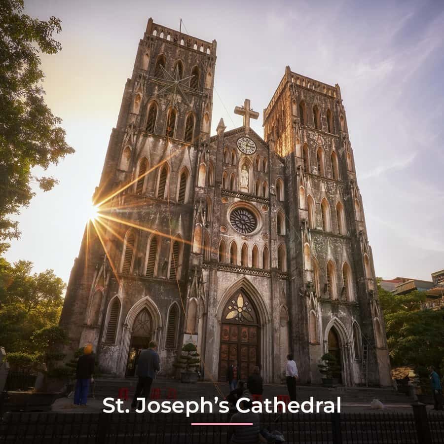 Hanoi: City Highlights or Hat & Incense Village SMALL GROUP - The Experience of the Guides and Group Size