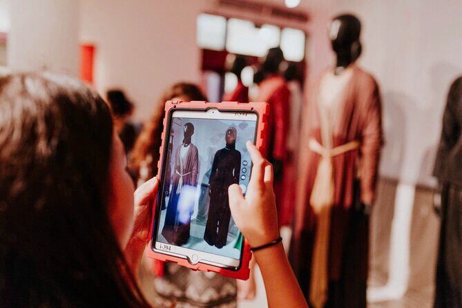 Hanoi Luxury City Tour 1 Day by Limousine and Deluxe Lunch - Exploring Hanoi: A Day of Highlights