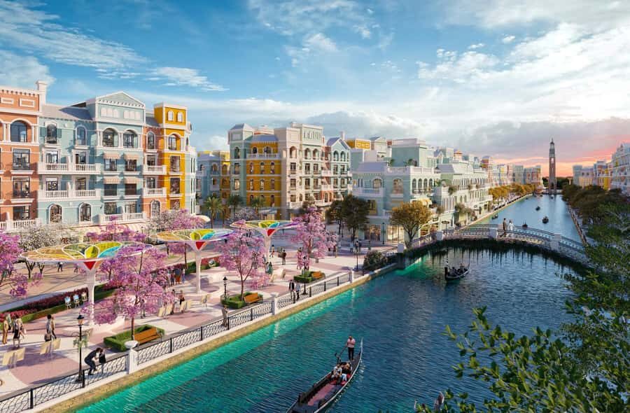 Hanoi: Mega Grand World & Ceramic Village or Incense and Hat - Traditional Craftsmanship in Bat Trang Pottery Village