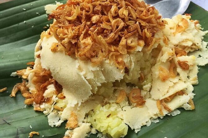 Hanoi Old Quarter Street Food Private Tour With Funny Guides - The Food and Cultural Experience