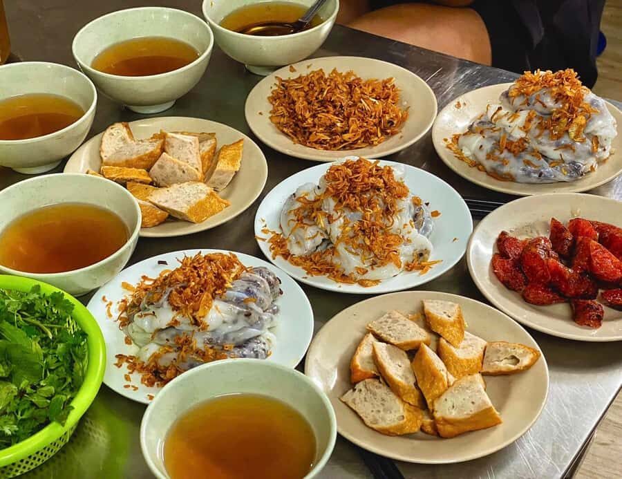 Hanoi: Old Quarter Street Food & Train Track Cafe - Why This Tour Is Worth Considering