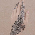 Henna on hands in Jaipur - The Artistic Styles You Can Choose From