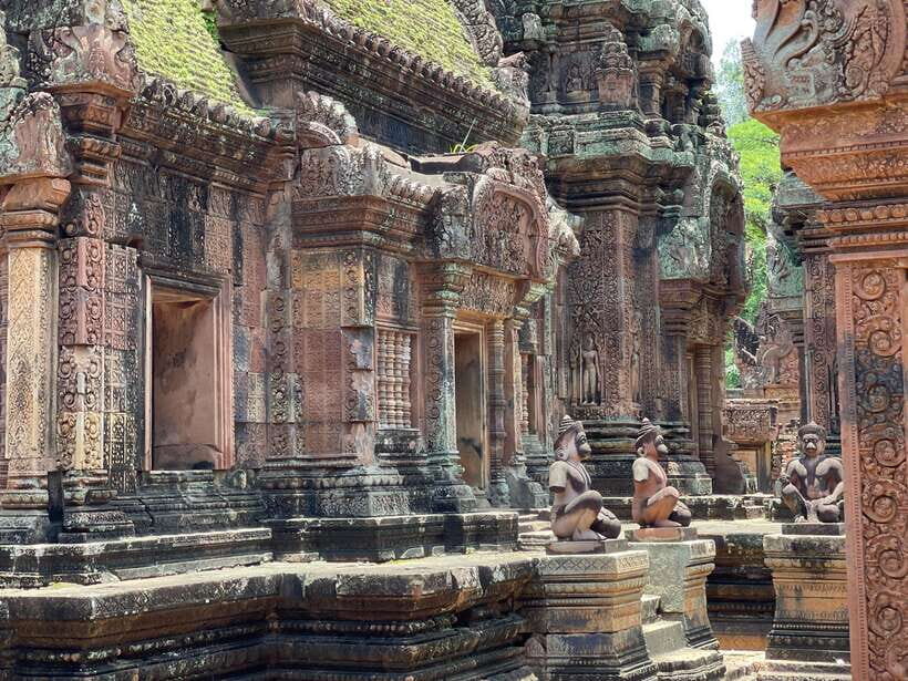 Hidden Gems of Cambodia: Kbal Spean and Banteay Srei Temple - What Makes This Tour Stand Out?