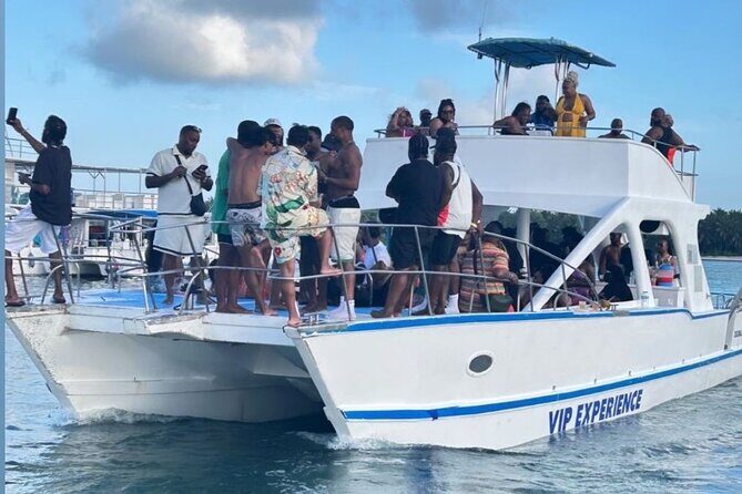 Hip Hop adult only Party Boat with Unlimited drinks and Sandbar - Who Is This Tour Best For?