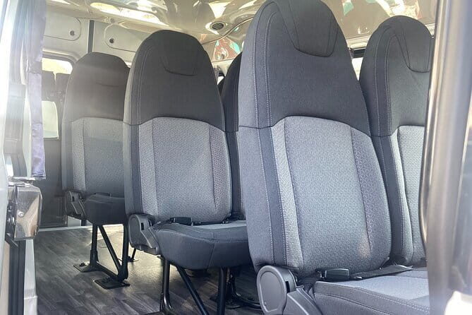 HO CHI MINH AIRPORT: Car 16s pick up  hotel (one way transfer) - Details of the Itinerary