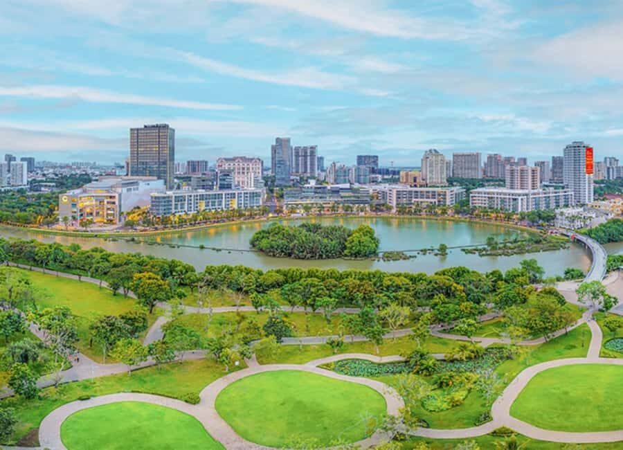 Ho Chi Minh City: Real Saigon Off-the-Beaten-Path Experience - Exploring Saigon’s Contrasts in 3 Hours