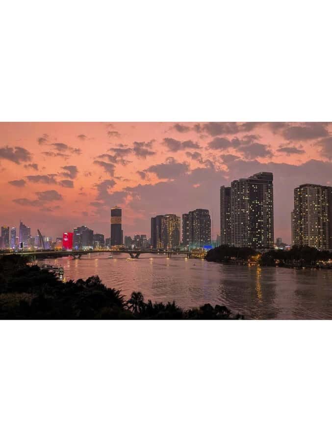 HO CHI MINH CITY: SUNSET AND FOOD TOUR BY MOTORBIKE 4 HOURS - Detailed Breakdown of the Itinerary