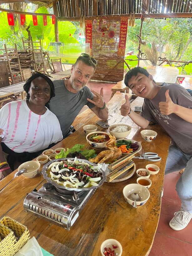 Ho Chi Minh Street Food Private Tour With Funny Guide - The Authentic Flavor of Saigon: What to Expect