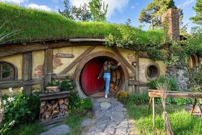 Hobbiton Movie Set Small Group Day Tour from Auckland - Authenticity & Extra Details from Reviews