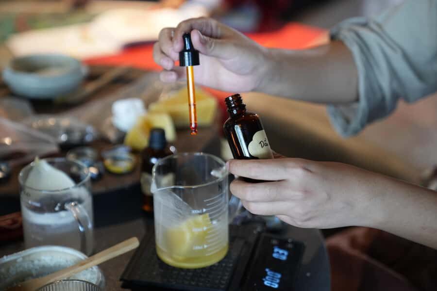 Hoi An : Candle Making Workshop by Local Artisan - The Value of the Experience