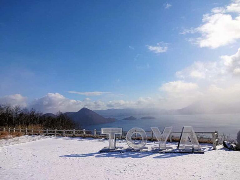 Hokkaido Winter : Sapporo to Noboribetsu, Lake Toya, Volcano - How the Day Unfolds: The Itinerary in Detail