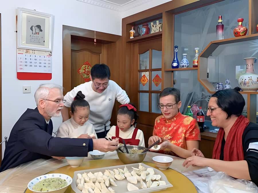 Home Visit Shanghai: Conversation & Homemade Food - Explore a Modern Community Market