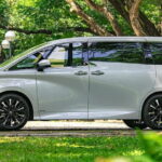 Hong Kong Airport (HKG) Transfer to Shenzhen by Toyota Alphard - The Route and Duration