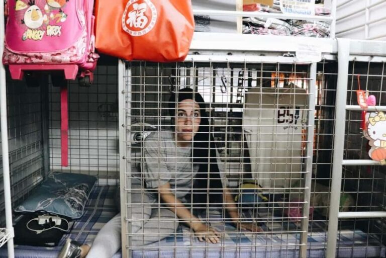 Hong Kong: Dark Side of Hong Kong Caged Homes Walking Tour - Exploring the Itinerary in Depth
