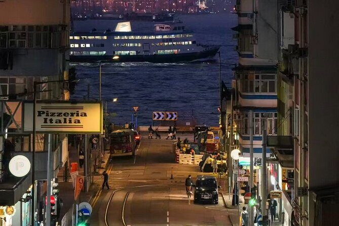 Hong Kong Island Food Discovery Tour - Transportation & Group Dynamics