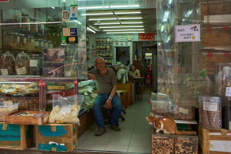 Hong Kong: photographic tour of Kowloon's Yau Tsim Mong district. - What Makes This Tour Stand Out?