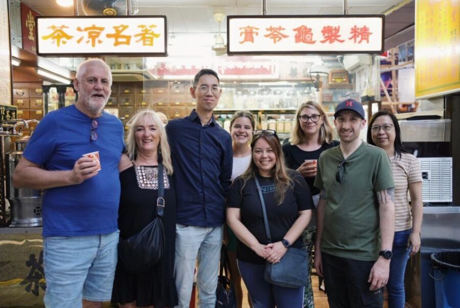 Hong Kong Street Food Tour with Locals - Dim Sum, Wonton - The Itinerary: Walking Through Historic Hong Kong