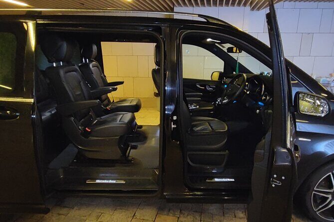 Hong Kong Transport Experience With Mercedes Benz V-Class - What to Expect During the Ride