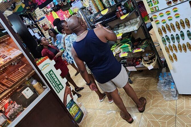 Horseback Riding and Shopping Half Day Tour - Who Should Consider This Tour?