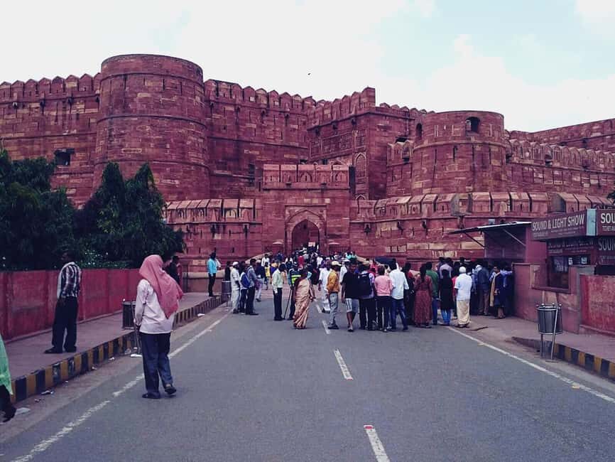 Hyderabad Agra Same Day Private Trip with return flights - How This Tour Balances Value and Authenticity