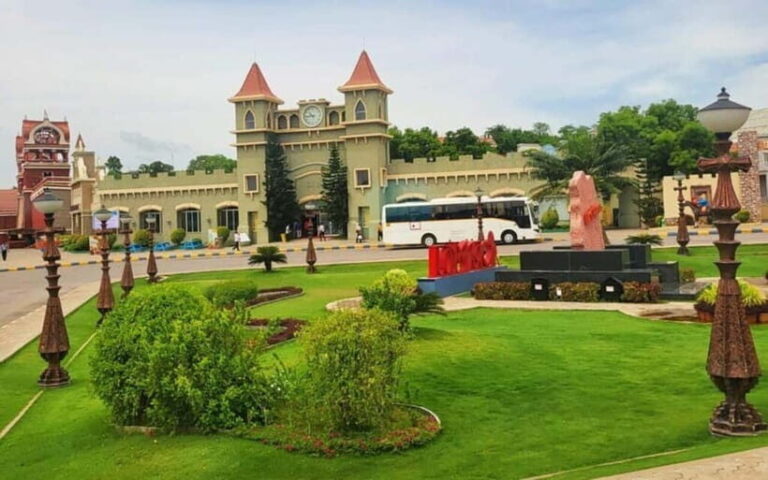 HYDERABAD RAMOJI FILM CITY TOUR - A Closer Look at Ramoji Film City
