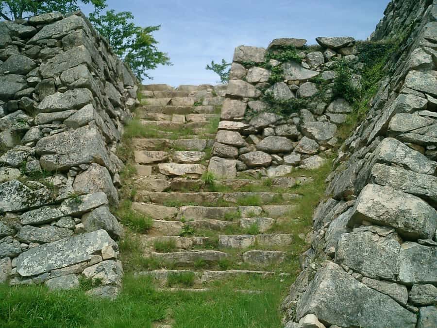Hyogo: Takeda Castle Castle in Sky Mountain Hiking Tour - The Adventure Begins: From Foot of the Mountain to Summit