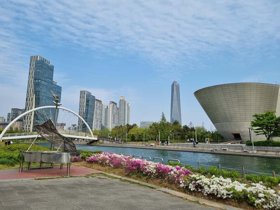 Incheon: Guided Walking Tour with Local Food and History - Detailed Breakdown of the Itinerary