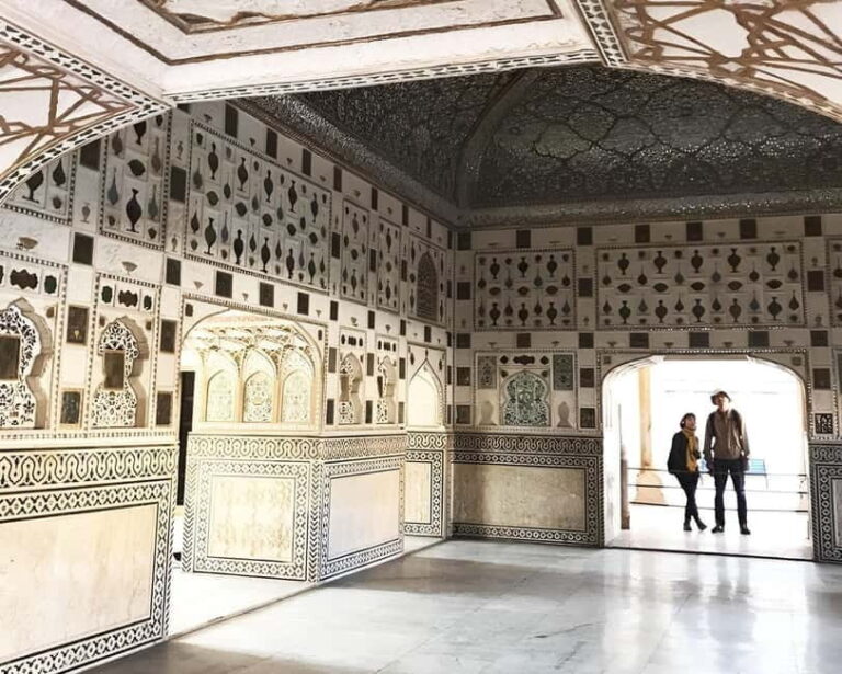 Jaipur: Amber Fort Heritage Walking Tour with Guide - The Sum Up
