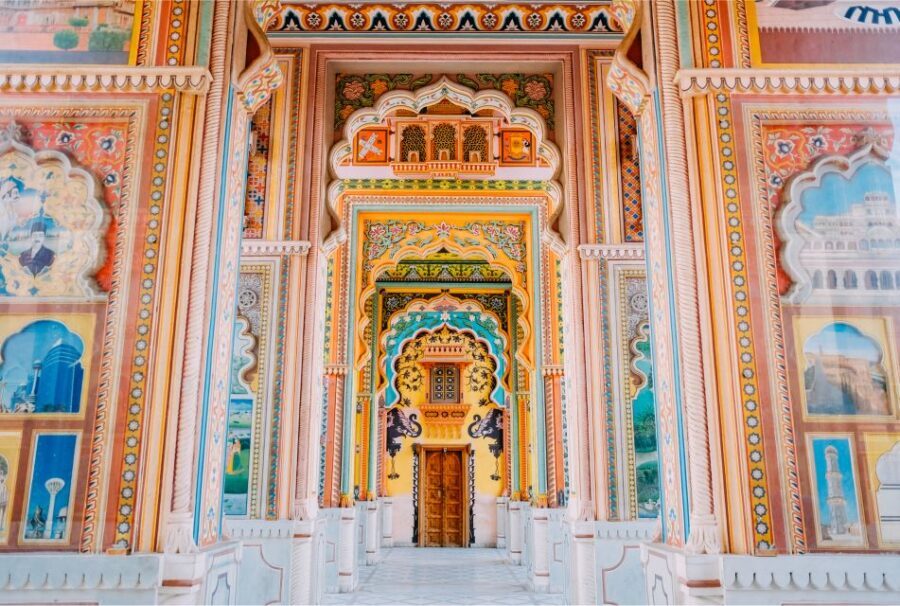 Jaipur City Tour: City Palace, Jantar, Hawa & Jal Mahal - City Palace: A Royal Heritage Showcase