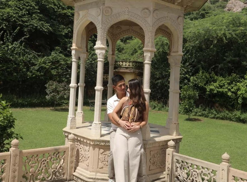 Jaipur: Guided City Tour with Skip-the-Line Monument Tickets - Transportation, Timing, and Group Dynamics