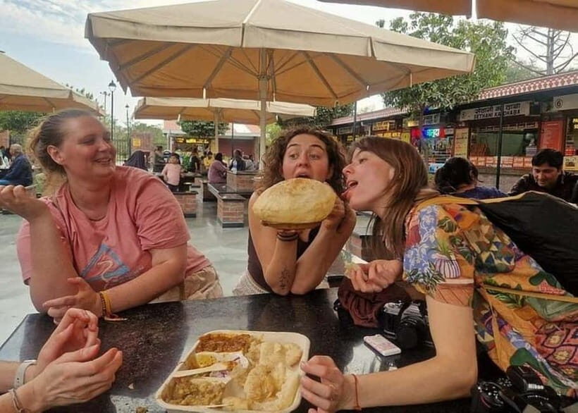 Jaipur: Guided History Walking Tour with Food Tasting - Culinary Delights: Tasting Rajasthani and Jaipur-Specific Dishes