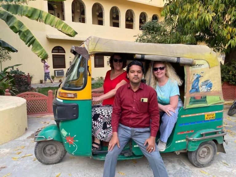 Jaipur: Half or Full Day Tuk-Tuk Tour with Flower Market - Itinerary Breakdown: From Flower Market to Forts