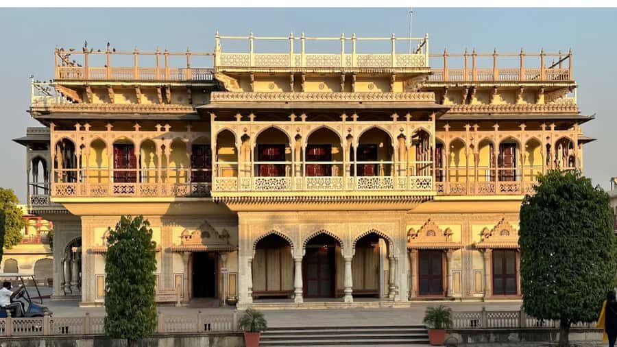 Jaipur: Hawa Mahal, Palace Guided Tour with Entry Ticket - Who This Tour Is Best For