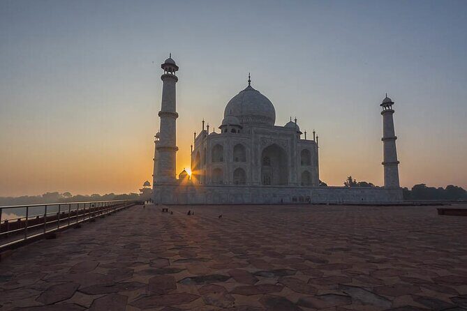 Jaipur to Taj Mahal Day Trip with Fatehpur Sikri - Experience the Taj Mahal at Sunrise