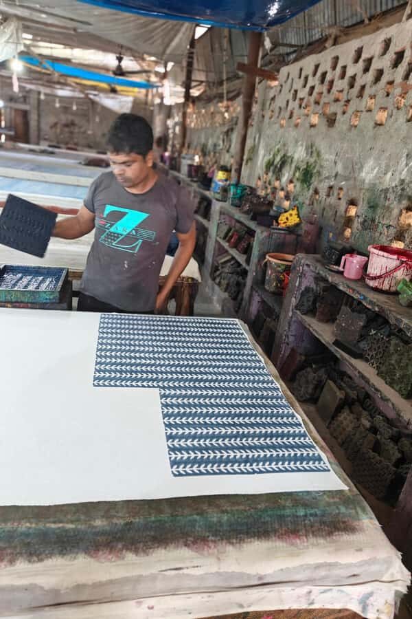 Jaipur: Tuk Tuk Shopping Tour with Art Workshops and Pottery - Practical Details and What to Expect  