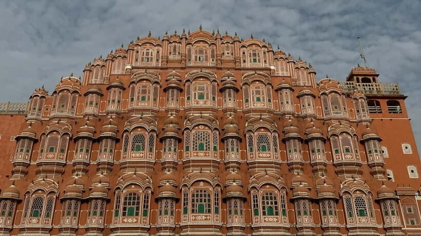 "Jaipur's Living Heritage: A Walk Through Time" - Exploring Jaipur’s Vibrant Markets