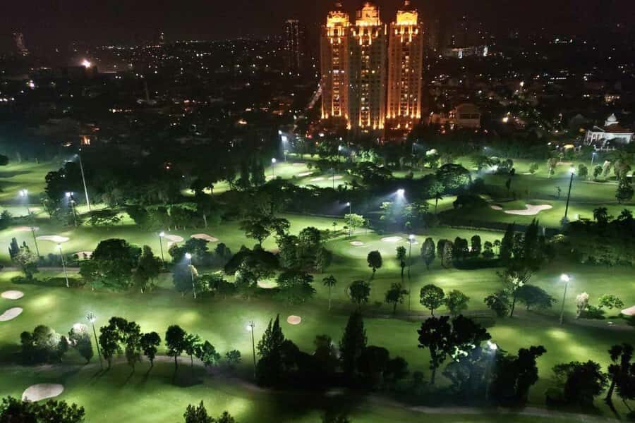 Jakarta: Senayan Night Golf with City Views and Transfer - Why This Tour Offers Great Value