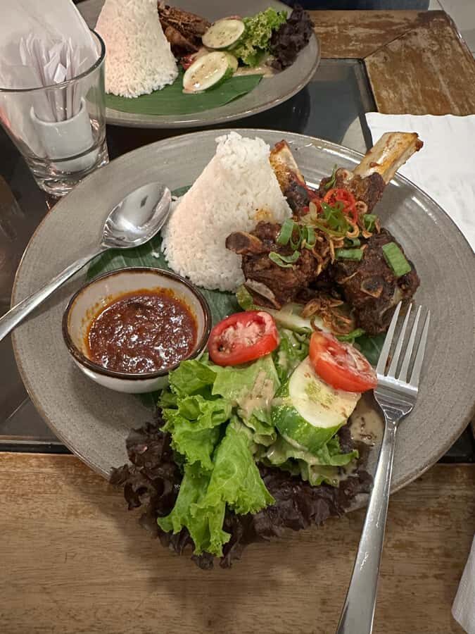 Jakarta: Street Food Tour with a Local Guide - The Itinerary in Detail