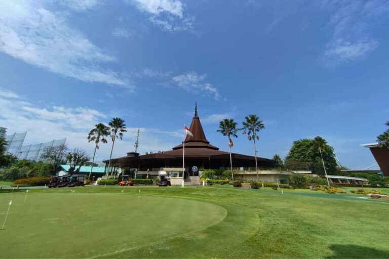 Jakarta: Sunrise Golf Experience at Pondok Indah w/ Transfer - Who Is This Tour Best For?