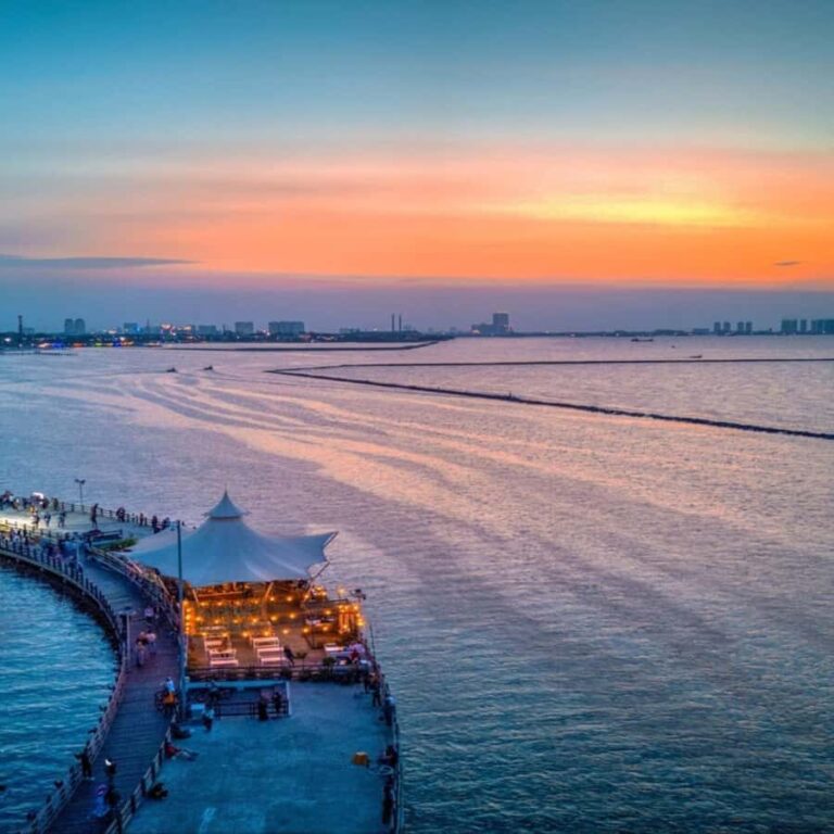 Jakarta: Sunset Yacht for Party & Birthday with Champagne - An Authentic Jakarta Yacht Experience: What to Expect