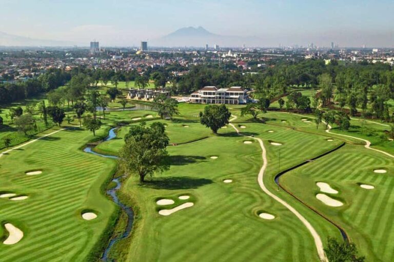 Jakarta: Suvarna Golf Experience w/ Caddies & Hotel Transfer - Exploring the Itinerary: What to Expect on Your Golf Day