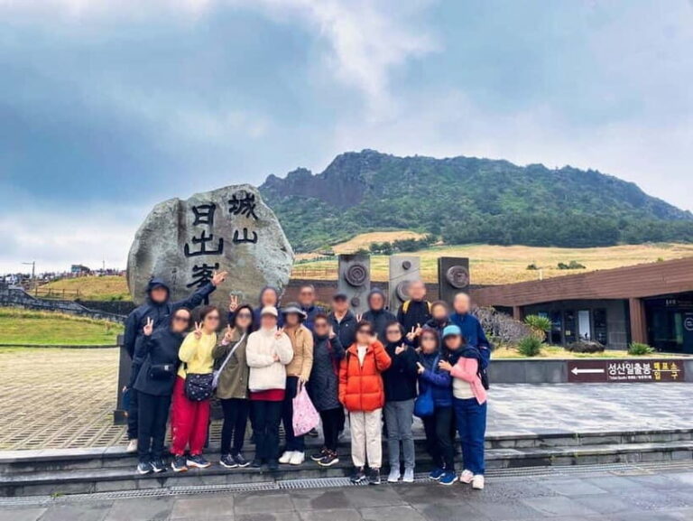 Jeju: customized shore excursions for up to 7 people - Transportation and Group Size: Comfort and Convenience